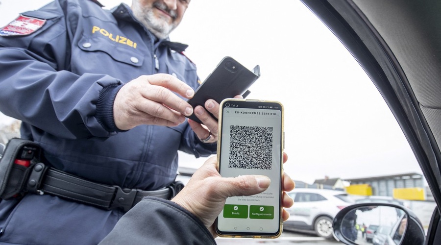 Kako je videti življenje v Avstriji po zaprtju države za necepljene (foto: Profimedia)