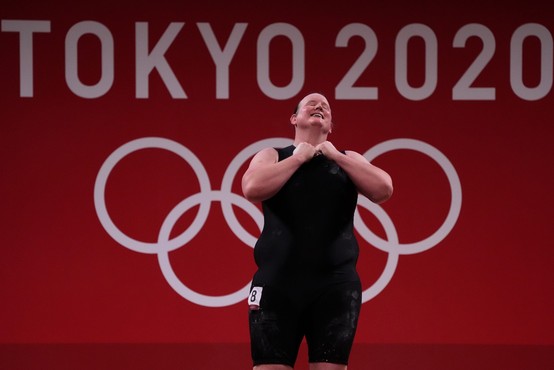 Nov olimpijski pravilnik za trans športnike sprožil vprašanja o poštenosti in varnosti