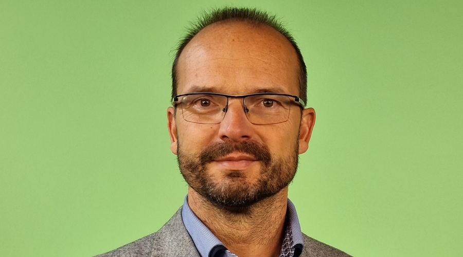 Matjaž Juhart: "Gluhi otroci imajo pravico izobraževati se v svojem jeziku in o svojem jeziku!" (foto: osebni arhiv Matjaž Juhart)