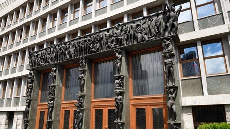 V državnem zboru potrdili nadomestilo za samozaposlene zaradi izgubljenega dohodka