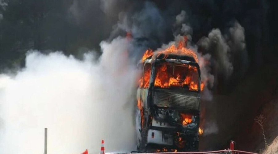 Najmanj 46 mrtvih v nesreči avtobusa v Bolgariji: "Na avtobusu so spali, ko se je zaslišala eskplozija!" (foto: STA/Twiter)