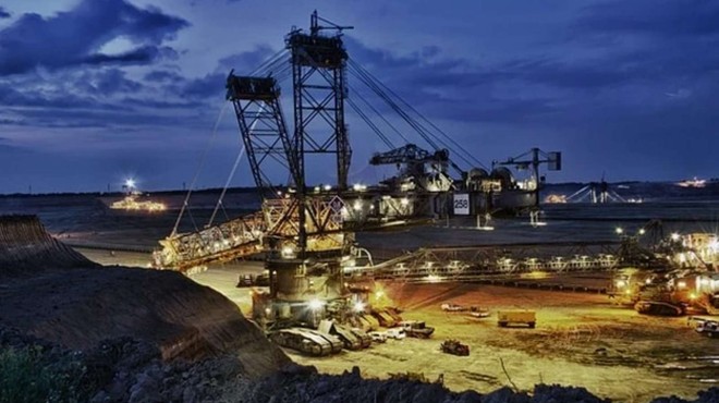 V nesreči v ruskem premogovniku v Sibiriji več mrtvih (in okoli 50 še ujetih v rudniku) (foto: STA/Twiter)