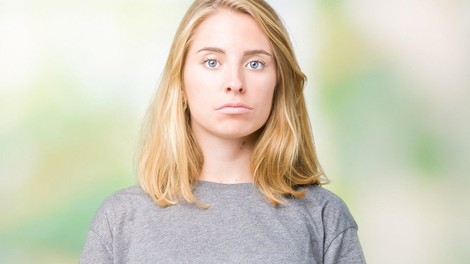 Na ministrstvu za delo poudarili ničelno toleranco do nasilja nad ženskami