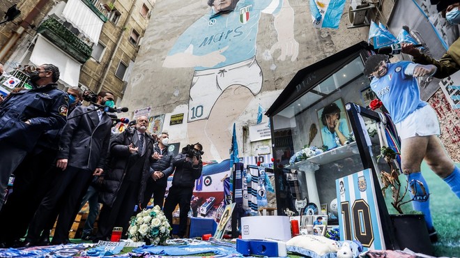 Ob obletnici smrti Maradone (za mnoge najboljšega nogometaša vseh časov) (foto: profimedia)