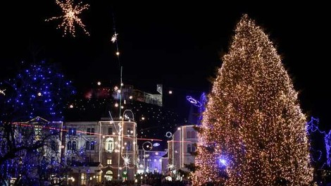 V Ljubljani, Mariboru in Izoli bodo prižgali novoletne lučke