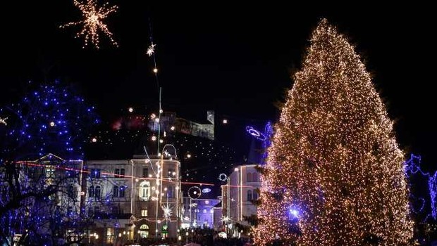 
                            V Ljubljani, Mariboru in Izoli bodo prižgali novoletne lučke (foto: STA/Anže Malovrh)