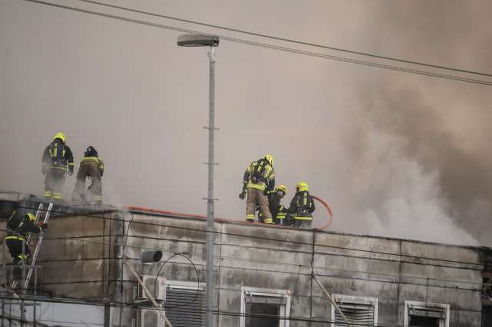 V Ljubljani zagorelo v večjem skladišču v Šentvidu (foto: Nebojša Tejić/STA)