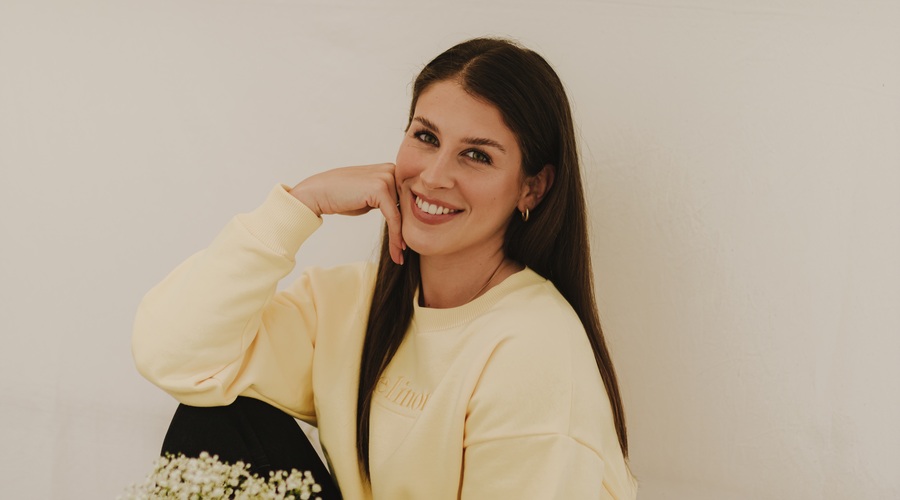 Karin Poravne o slovenski znamki, ki ponuja naravno kozmetiko in izdelke ustvarja skupaj z ženskami (foto: Shootsbypetra)