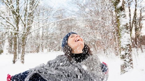 Slovenijo bo jutri po nižinah pokrila 10-centimetrska odeja snega (v hribih tudi do 40)