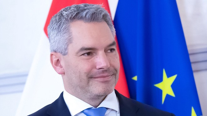 Novi avstrijski kancler vztraja pri predvidenem koncu zaprtja javnega življenja (foto: Profimedia)