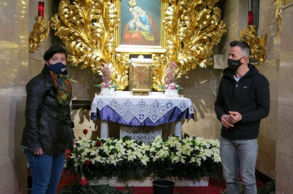 Baziliko sv. Petra bodo tudi letos krasile slovenske božične zvezde (foto: Tinkara Zupan/STA)