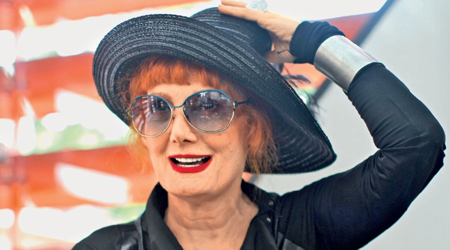 Josipa Lisac: "Vsi imamo svoje življenje. Cvetača ima svoje življenje. Tolaži me, ko se pogovarjam z rastlinami!" (foto: Goran Antley)