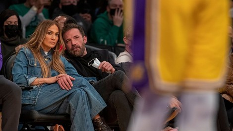 Jennifer Lopez in Ben Affleck zaljubljena kot še nikoli - objemi in dotiki so se kar vrstili!