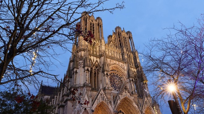 Kljub kritiki potrdili načrt za posodobljeno prenovo notranjščine katedrale Notre-Dame (foto: profimedia)