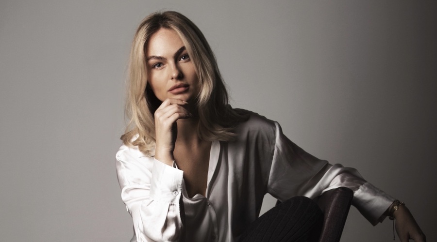 Nika Regoršek o trendih naravnega in minimalističnega videza ter njeni najtežji poslovni lekciji (foto: Nike Koležnik)