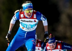 Anamarija Lampič na zmagovalnih stopničkah sprinta v svetovnem pokalu