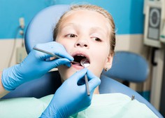 Moj otrok se boji zobozdravnika. S katerimi triki lahko to preprečimo?