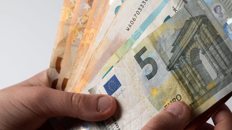 Na račun investicijskih prevar Slovenci letos že ob več kot pet milijonov