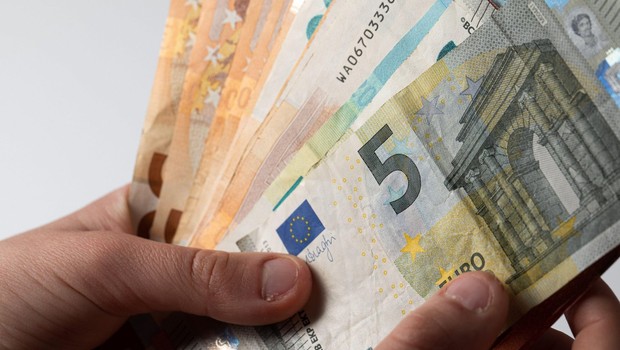 
                            Na račun investicijskih prevar Slovenci letos že ob več kot pet milijonov (foto: profimedia)