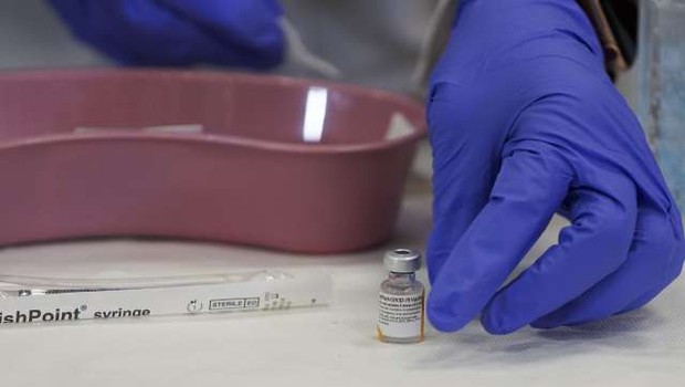 
                            Pfizerjevo cepivo 70-odstotno učinkovito proti hospitalizaciji zaradi omikrona (foto: Xinhua/STA)