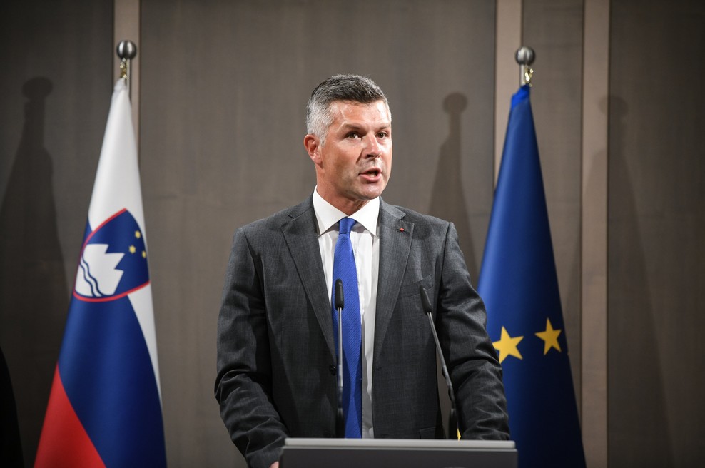 Ovadbam ni videti konca: poleg Gantarja ovaden tudi Nemec, ki sploh ne ve, česa je obtožen (foto: Twitter)