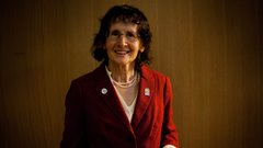 Portret astrofizičarke Marije Strojnik, v mednarodnem merilu ene najprepoznavnejših slovenskih znanstvenic.