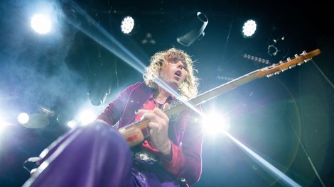 Znanih 16 glasbenikov, ki se bodo pomerili na Emi