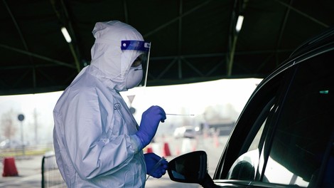 Testiranje na koronavirus po sistemu drive-in se z Metelkove seli v Stožice