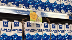 Razdelili več kot 30.000 paketov papirnatih robčkov, recikliranih iz odpadne embalaže Tetra Pak