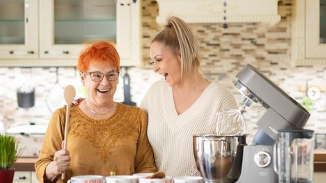Pregled Instagrama: Špela Grošelj z mamo v kuhinji, Nina Grilc rodila deklico, Borut Pahor v nenavadnem puloverju