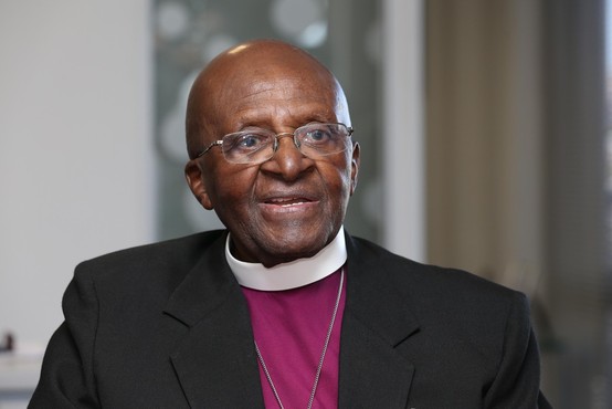 Poslovil se je dobitnik Nobelove nagrade za mir in prvi temnopolti nadškof Desmond Tutu