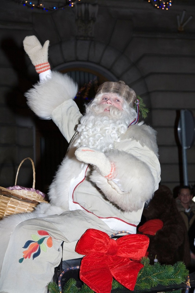 Dedek Mraz (nekoč imenovan Deda Moroz) ni od muh (foto: profimedia)