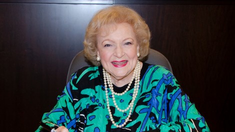 Umrla je Betty White, prva dama televizije – 5 dejstev, ki jih morate vedeti