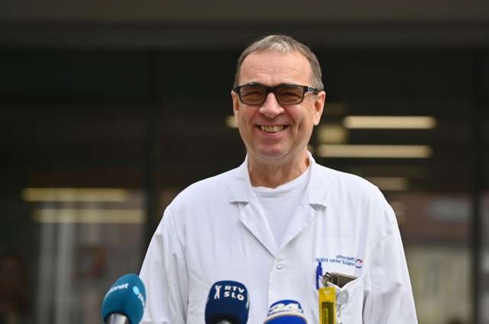 Na ljubljanski urgenci novoletna noč mirnejša kot običajno, v Mariboru ravno obratno! (foto: Tamino Petelinšek/STA)