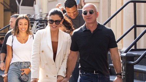 Kako se zabava eden najbogatejših Zemljanov: očitno ima rad disko