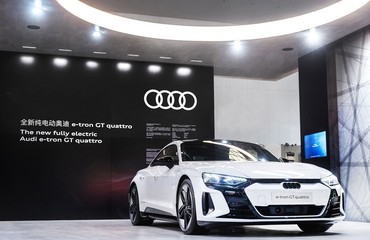 V premierni epizodi Avto Magazin TV predstavljamo električnega tehnološkega presežnika: Audija e-tron GT
