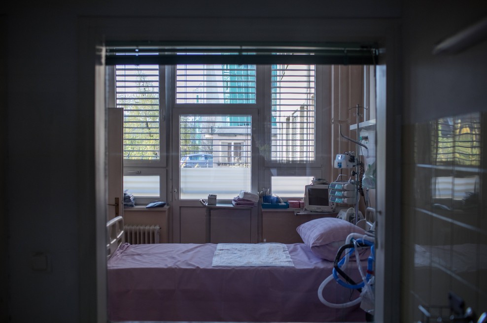 Na ljubljanski infekcijski kliniki bodo začasno prekinili uporabo regenerona (foto: UKC Ljubljana)
