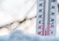 Termometer se je minulo noč spustil celo pod minus 20 stopinj