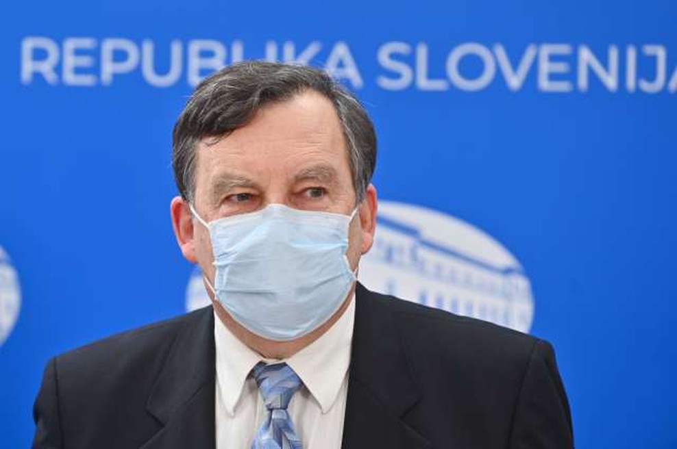 Strle: Pričakujemo lahko veliko okuženih z omikronom v razmeroma kratkem času (foto: Tamino Petelinšek)