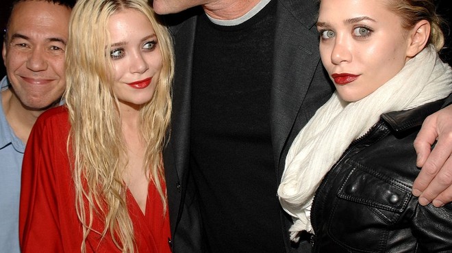 Dvojčici Olsen po smrti svojega tv-očeta "globoko užaloščeni", John Stamos "v šoku" (foto: Profimedia)