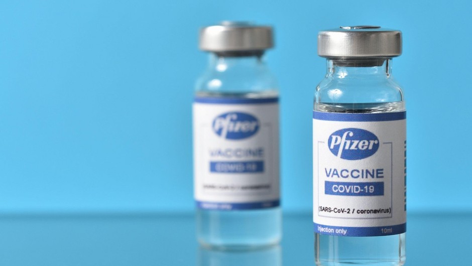 
                            V Pfizerju napovedujejo omikronu prilagojeno cepivo že marca (foto: profimedia)