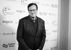 Umrl je priljubljeni ameriški igralec, poznan iz serije Polna hiša