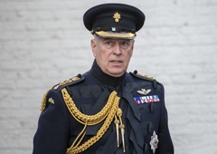 Princ Andrew ostal brez vojaških položajev in naziva kraljeva visokost