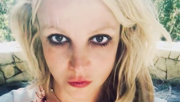 
                            Britney Spears: "Ne zaupajte nikomur. Za svojo družino si izberite raje mucke in kužke!" (foto: profimedia)