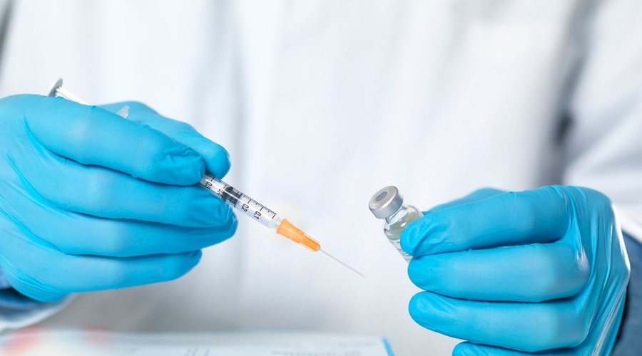 Bizaren posnetek SKRITE KAMERE dokazuje, kako je medicinska sestra LAŽNO CEPILA ljudi (foto: Profimedia)