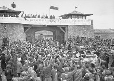 Kako so v Mauthausenu skrili 2000 fotografij, ki so postale dokaz holokavsta