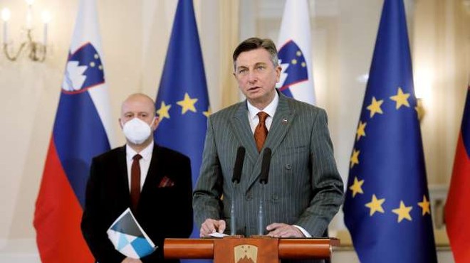 Pahor DVK uradno seznanil z odločitvijo, da bo parlamentarne volitve razpisal za 24. april (foto: Daniel Novakovič/STA)
