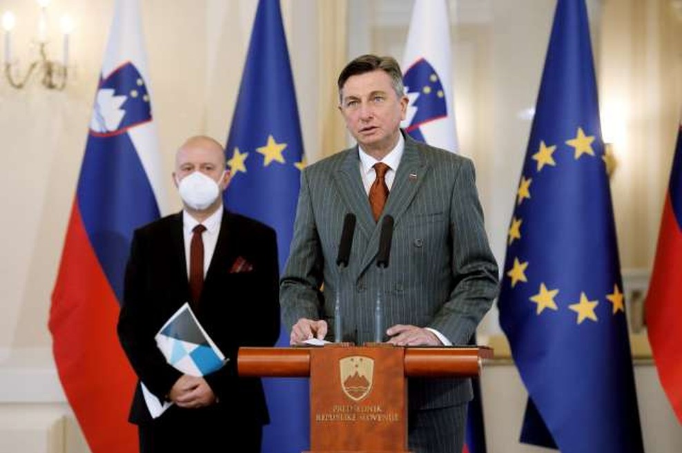 Pahor DVK uradno seznanil z odločitvijo, da bo parlamentarne volitve razpisal za 24. april (foto: Daniel Novakovič/STA)