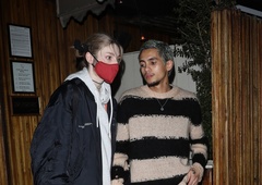 Sta transspolna zvezdnica Evforije in soigralec par v resničnem življenju?