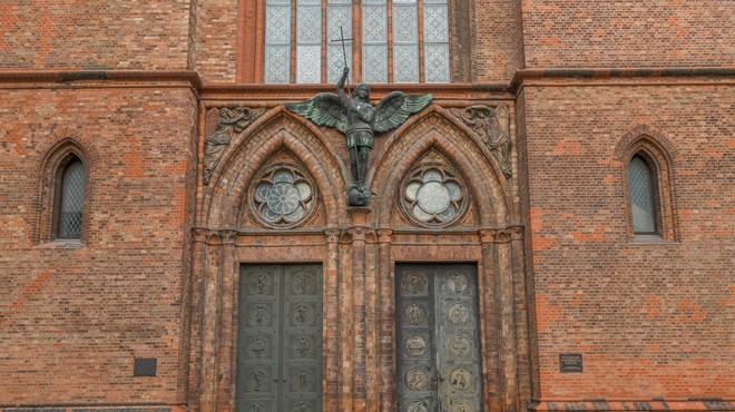Münchensko državno tožilstvo preiskuje 42 domnevnih spolnih zlorab v cerkvi (foto: profimedia)